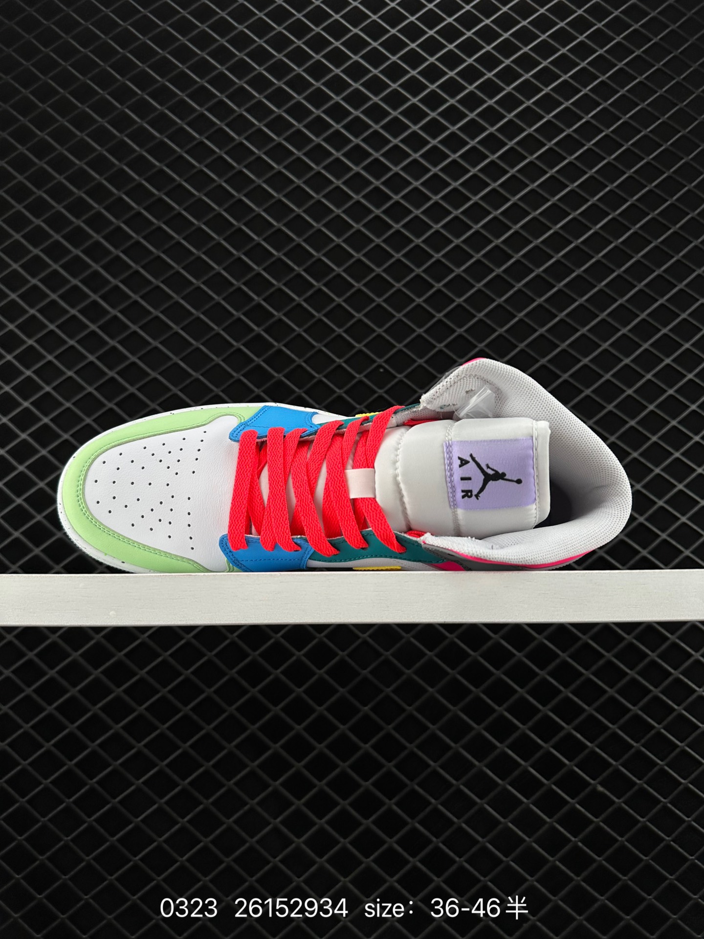 （NIKE）AIR JORDAN 1 MID